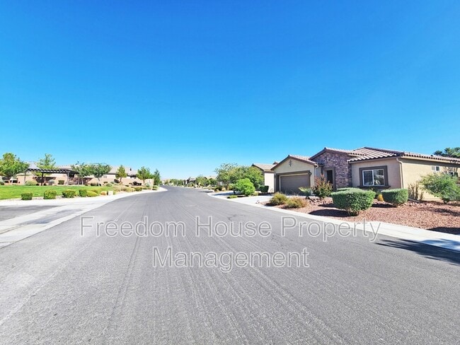 Building Photo - 5375 E La Campana Dr