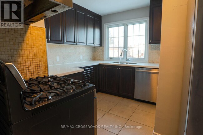 Building Photo - 17 Strode Dr