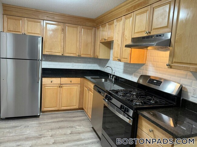 Building Photo - 19 Kenmar Dr