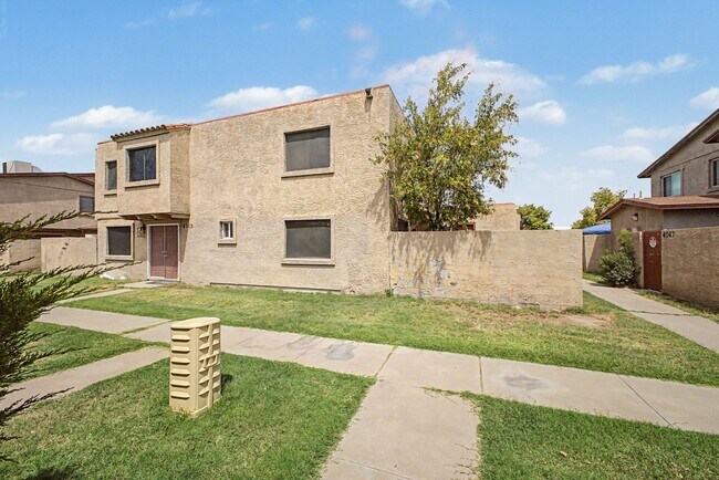 Foto del edificio - 4051 W Reade Ave