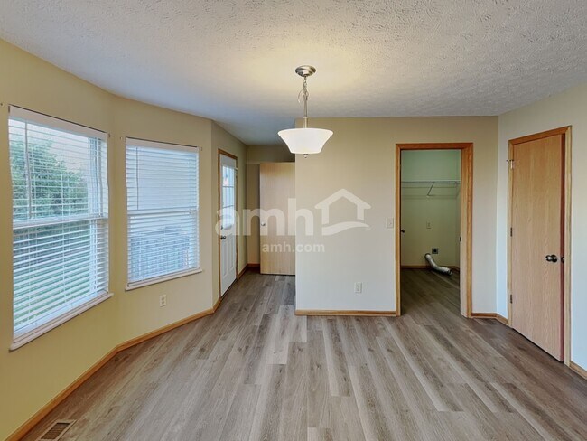 Foto del edificio - 35 Wrens Nest Ct