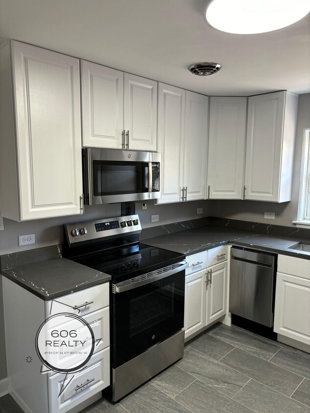 Primary Photo - Franklin Park Apts!