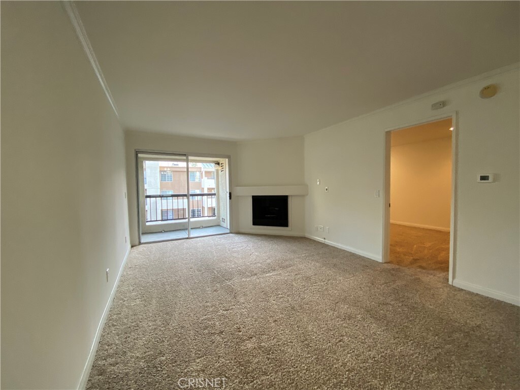 Primary Photo - 5515 Canoga Ave