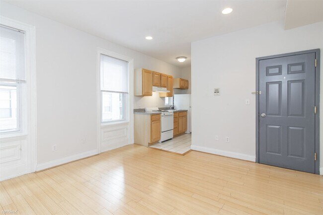 Foto del edificio - 1 br, 1 bath  - 641 N 15th St Apt 4 Unit 4