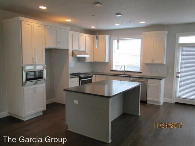 Building Photo - 7830 SE Boise Ct