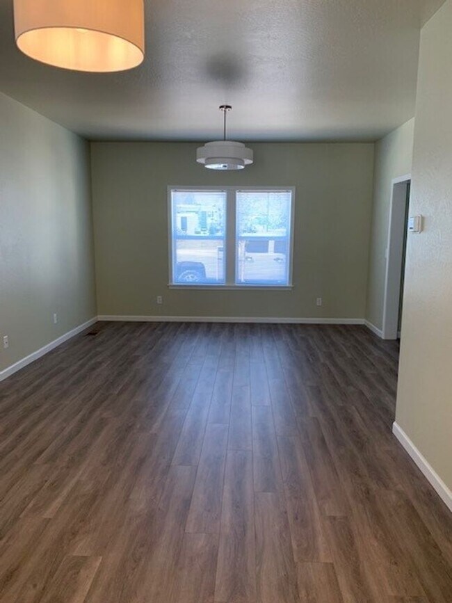 Foto del edificio - 3 Bedroom 2 Bath Single Family Home