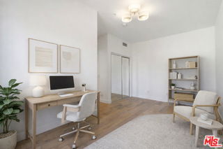 Building Photo - 851 N San Vicente Blvd