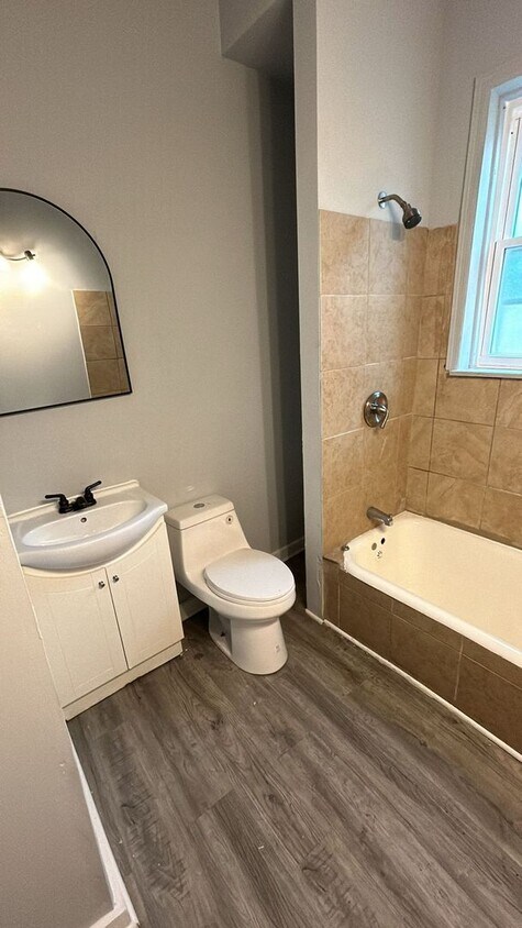Foto principal - 2948 W 11th Ave