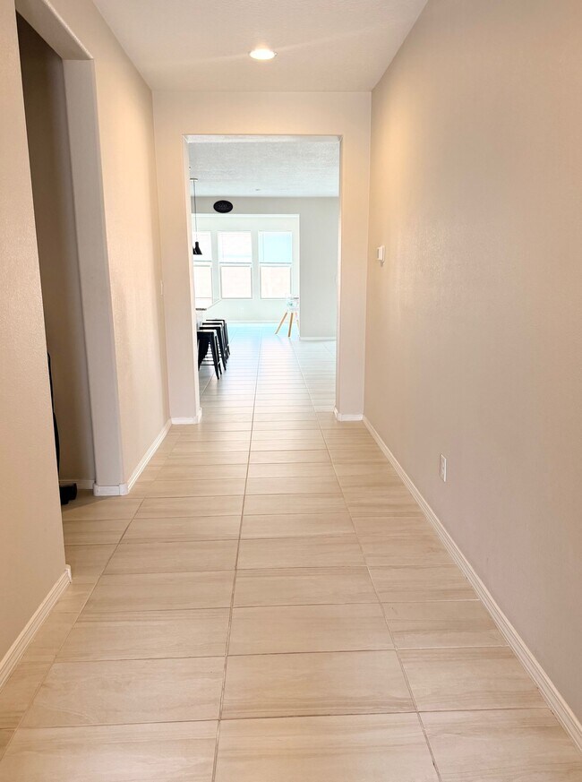 Foto del edificio - 6755 Sydney Drive NE