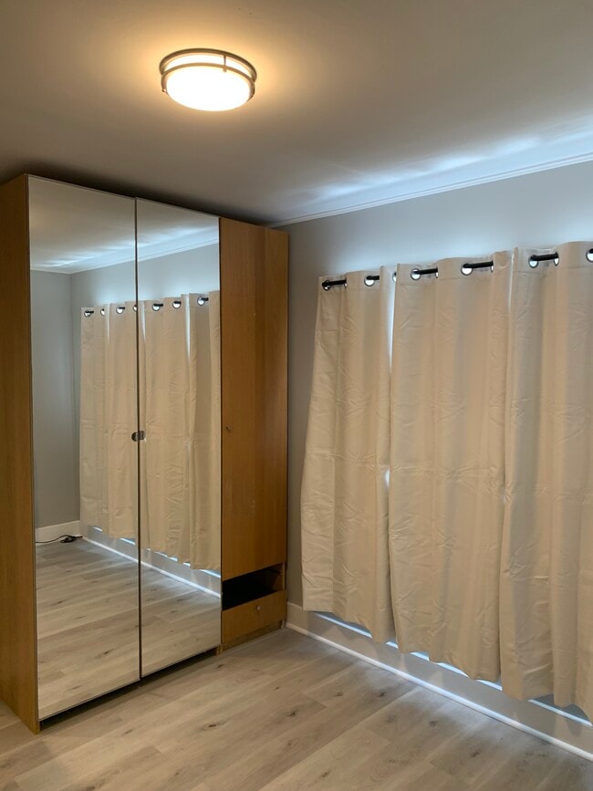 Bedroom - 828 Sunset Dr