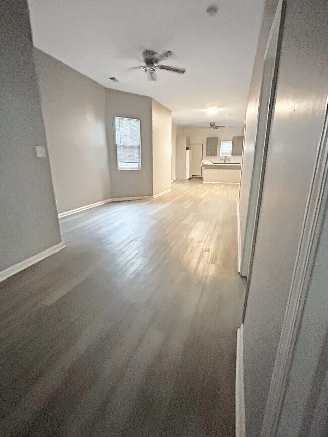 Foto del edificio - 1035 E 75th St