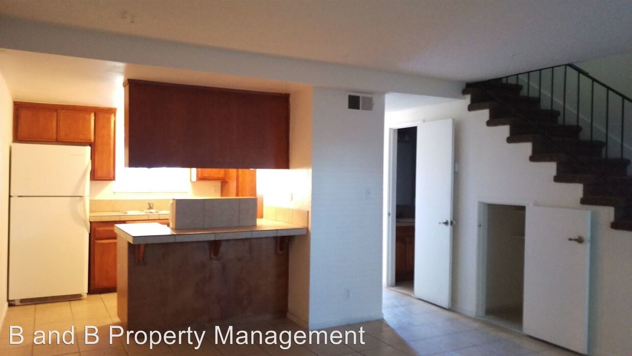 Foto principal - 5708-5734 Hillsdale Blvd