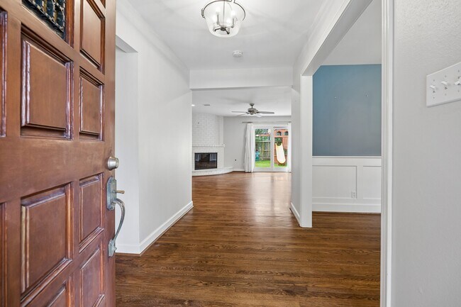Foto del edificio - 7111 Hartland St