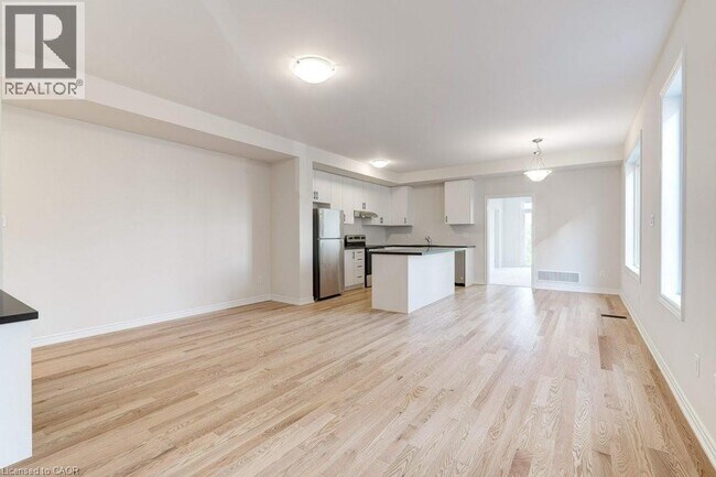 Photo du bâtiment - 1394 Almonte Dr