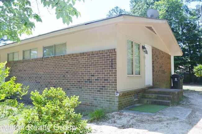 Building Photo - 2 br, 1 bath House - 609 W Killigrey St