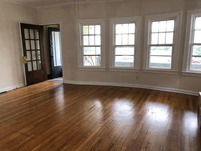 Foto del edificio - 2525 E 124th St