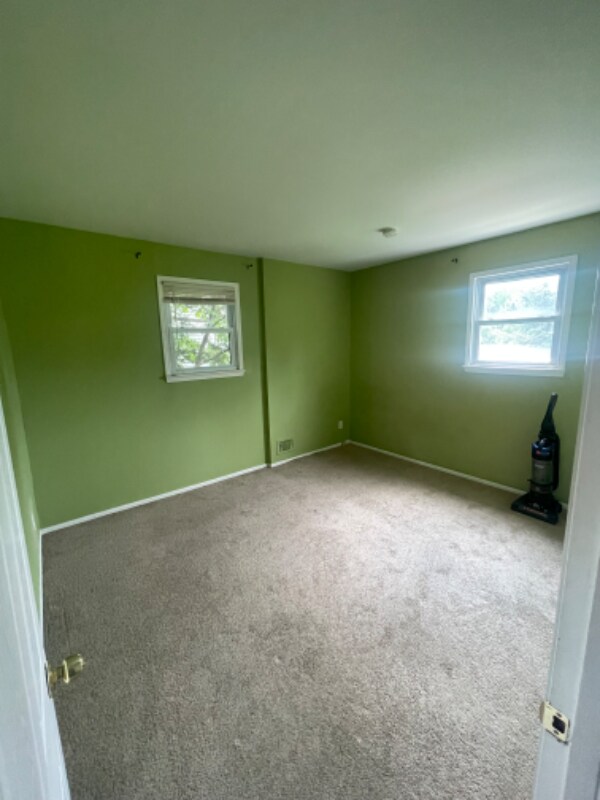 Building Photo - 22 Elissa Ln