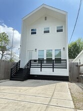 Building Photo - 1404 E 31st St