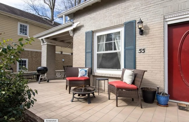 Foto del edificio - 55 Westover Dr