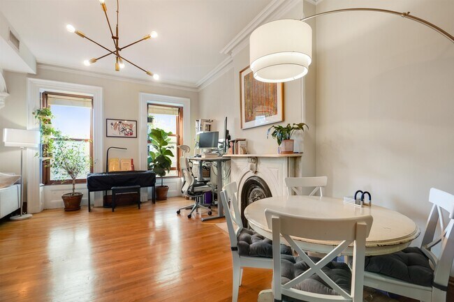 Foto del edificio - 278 Montgomery St