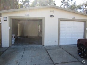 Building Photo - 633 Hichborn St