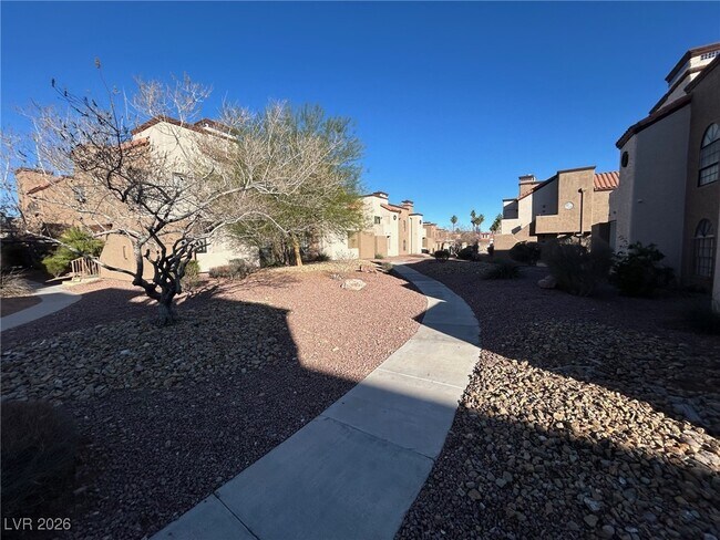 Foto del edificio - 2975 Juniper Hills Blvd