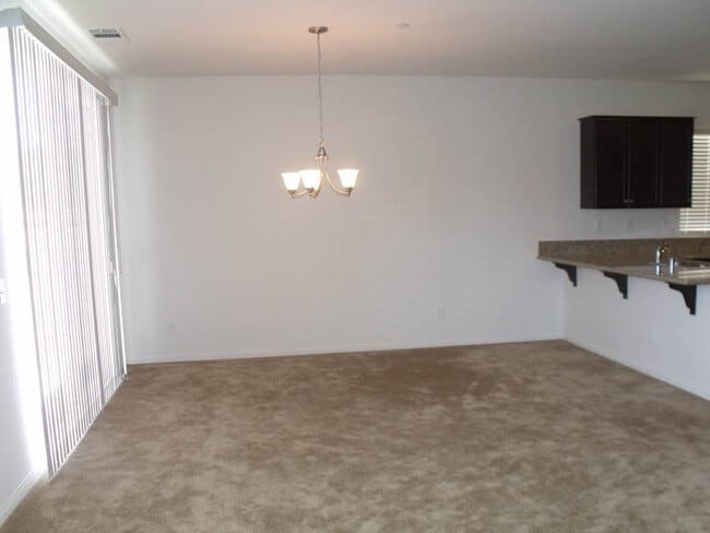 Building Photo - Echo Point Single Family Home for Rent in Saugus on Christopher Lane!