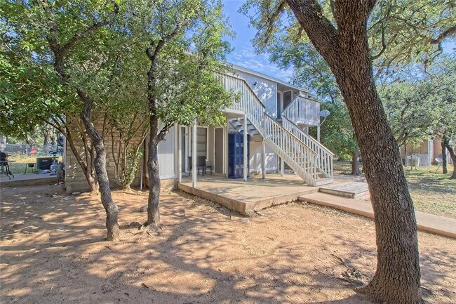 Foto del edificio - 401 Hedgewood Dr