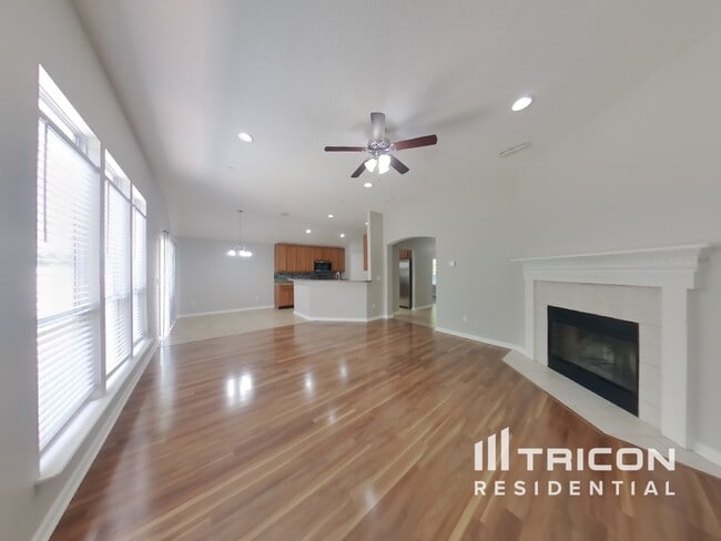 Building Photo - 495 Apple Creek Dr