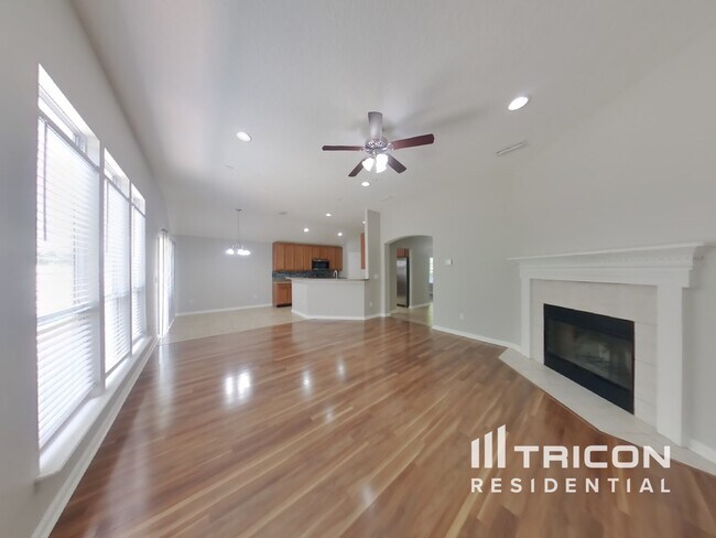 Foto del edificio - 495 Apple Creek Dr