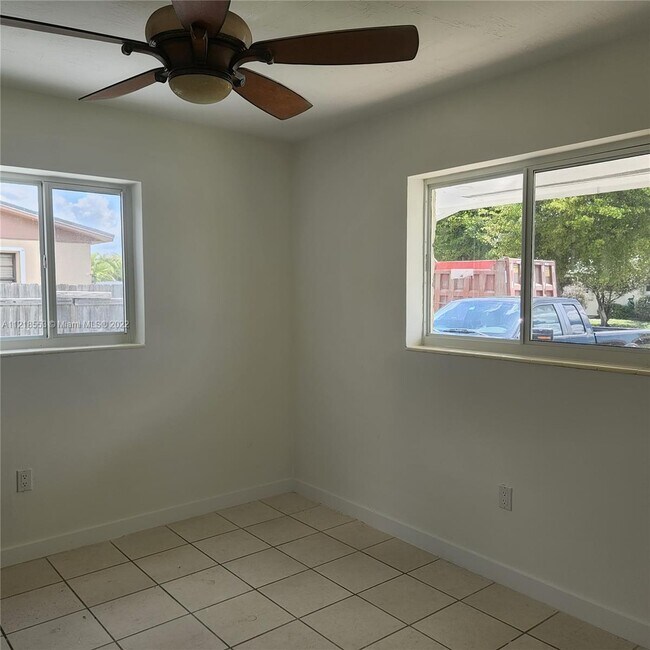 Building Photo - 20210 SW 112th Ave