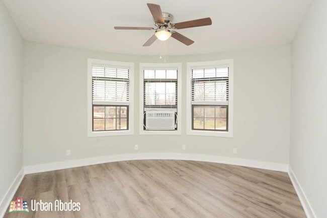 Building Photo - 727 Saint Johns Ave