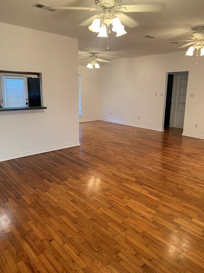 Foto del edificio - 2527 Merriman St