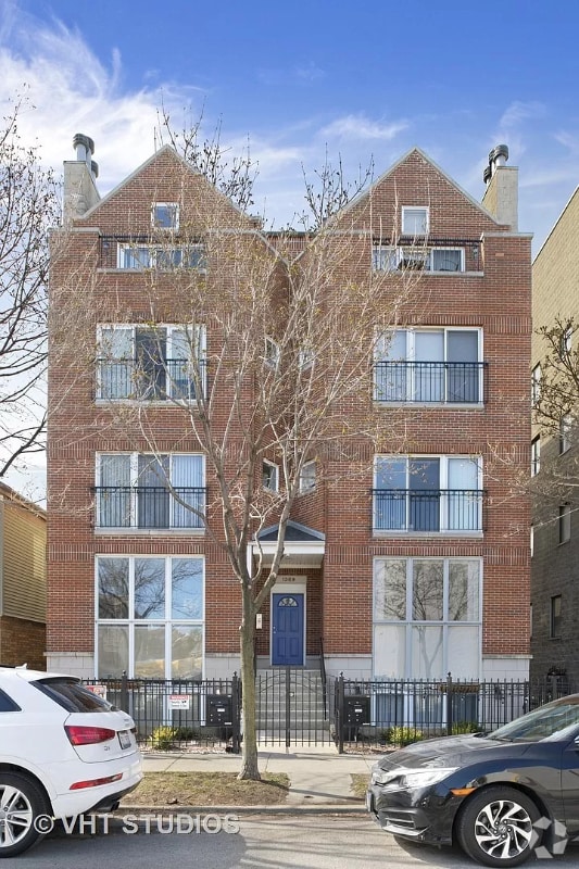 Building Photo - 1369 W Hubbard St