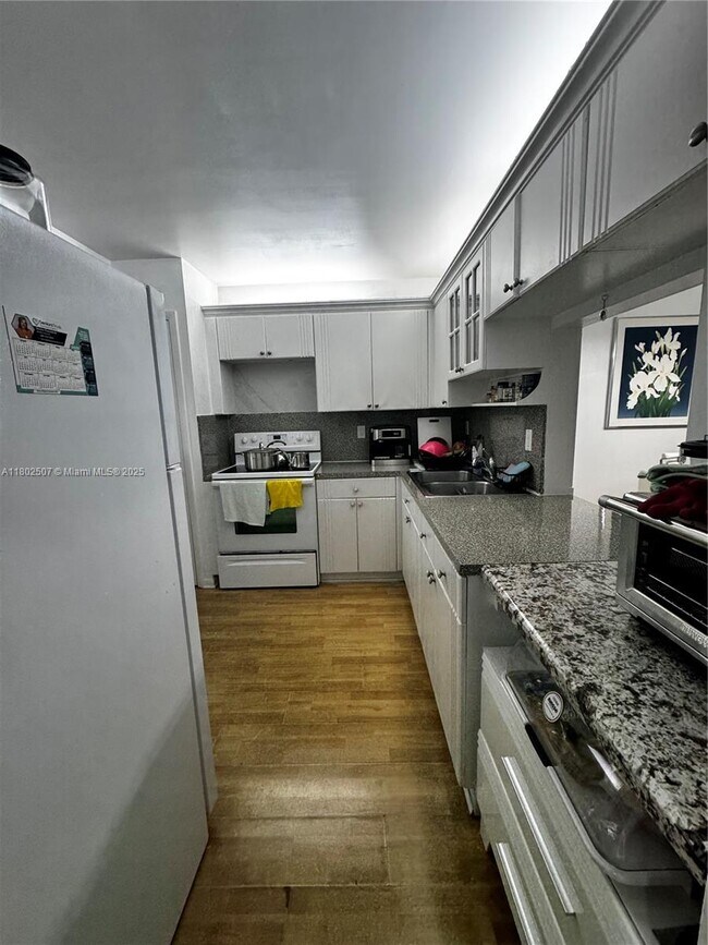 Foto del edificio - 1351 NE 191st St