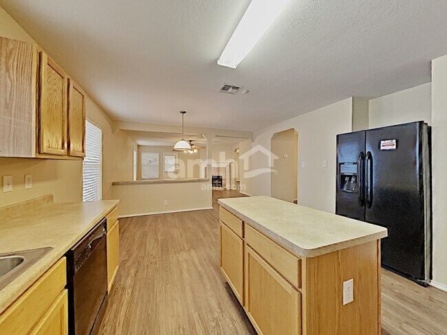 Foto del edificio - 8007 Abbotts Pointe