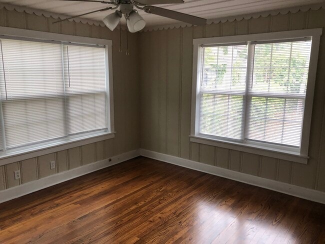 Building Photo - 1523 Owasso St