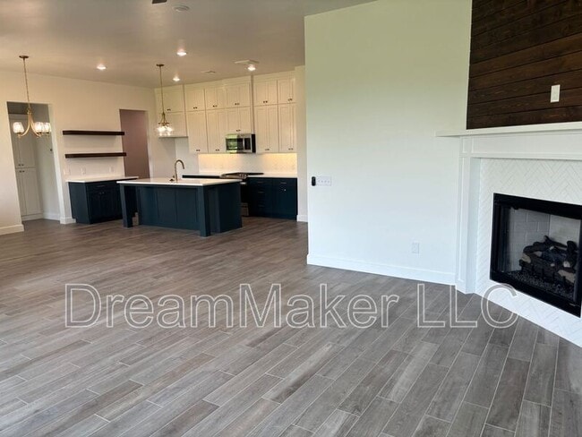 Building Photo - 3026 Hollow Crest Ln