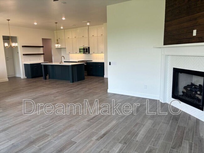 Foto del edificio - 3026 Hollow Crest Ln