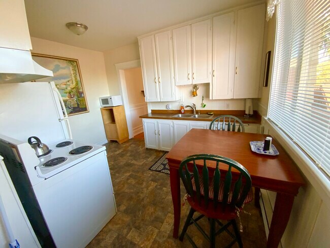 Foto del edificio - The Bellwood Furnished Apartments