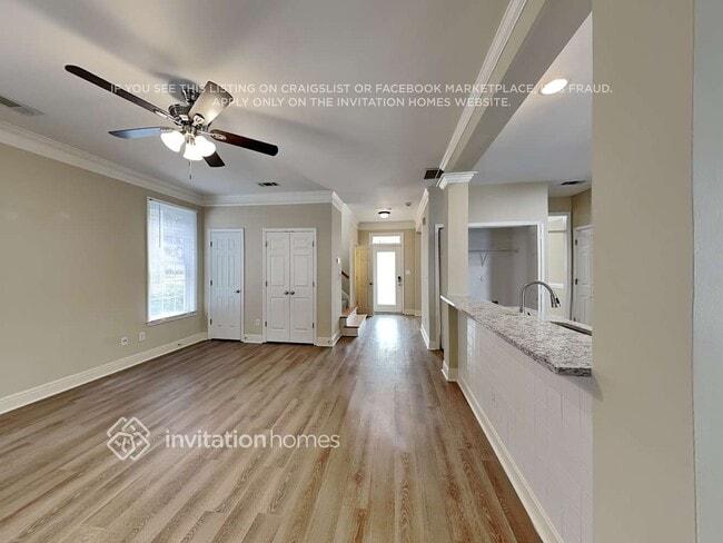 Building Photo - 115 Denham Square