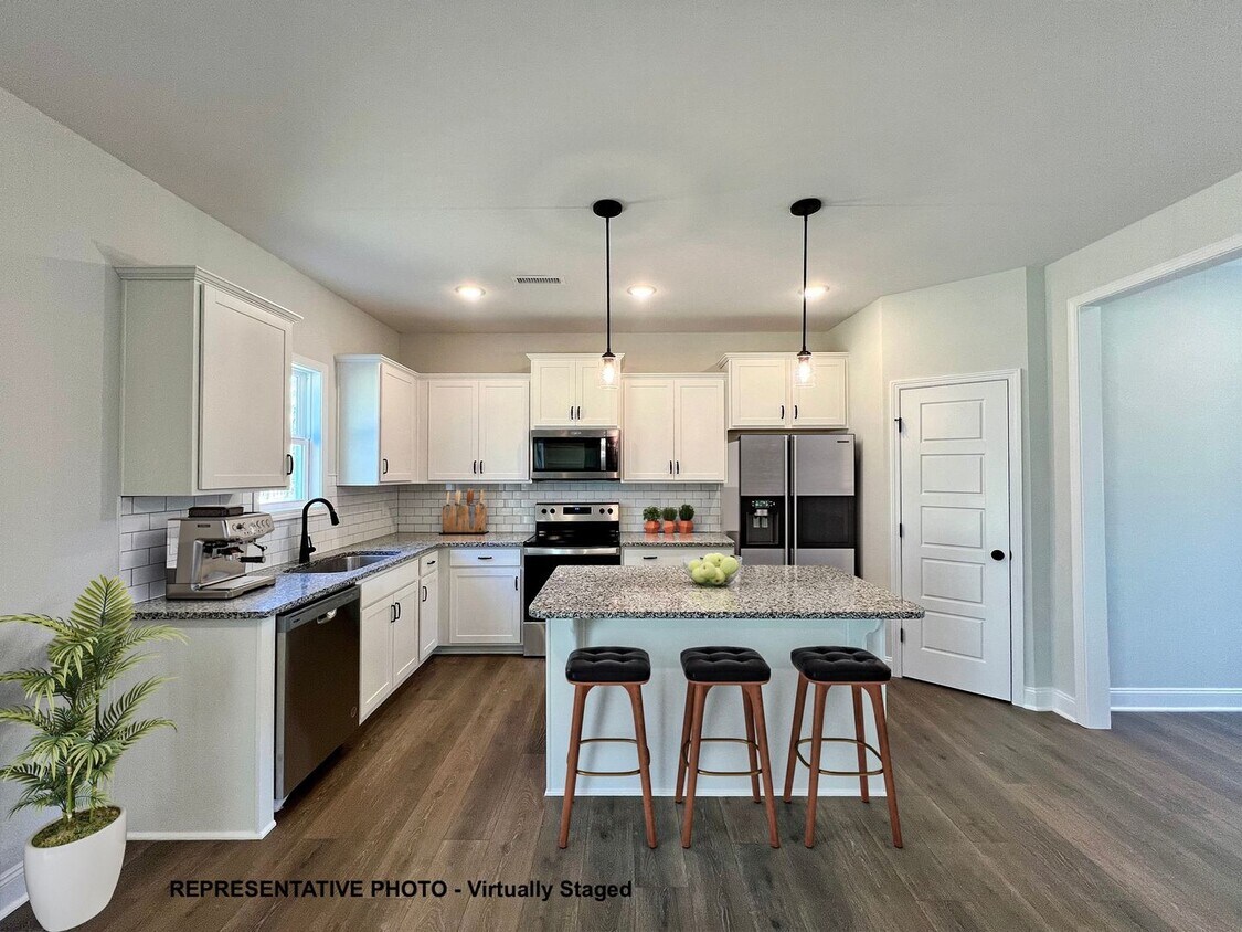 Primary Photo - 4 Bedroom Home-Move in Special *$500 Visa ...