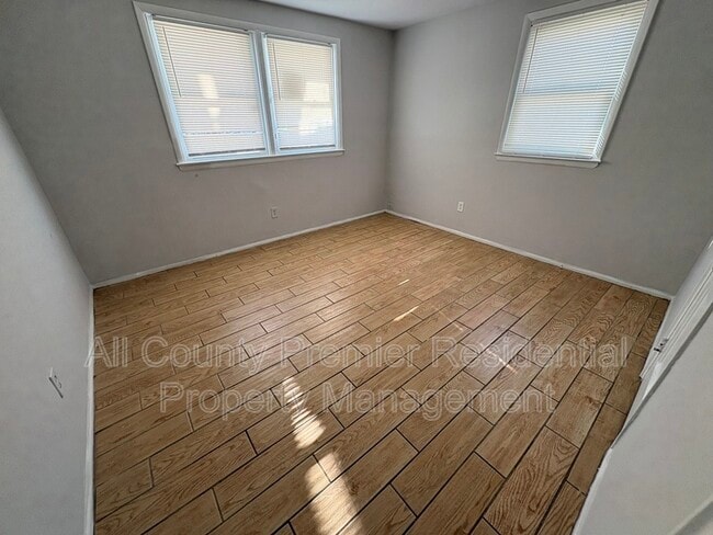 Foto del edificio - 220 Norcross Ln