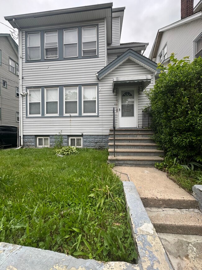 Building Photo - 49 Monticello Ave