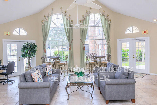 Foto del edificio - 4225 Thornbriar Ln