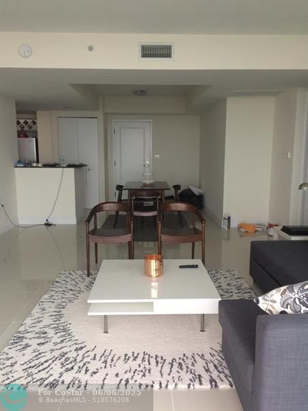 Foto del edificio - 1861 NW S River Dr