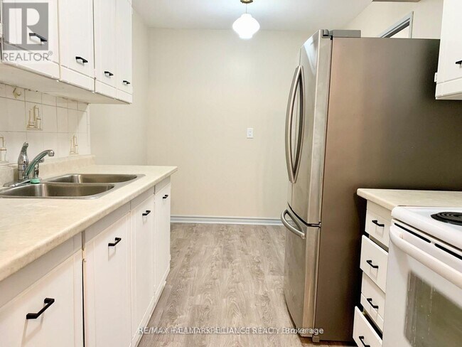 Photo du bâtiment - 101 Prudential Dr