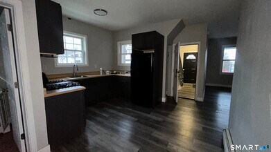 Building Photo - 148 Rosette St