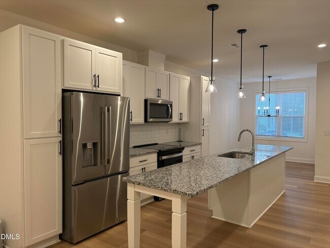 Building Photo - 4801 Gossamer Ln