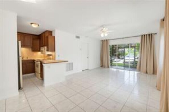 Foto del edificio - 3040 NE 16th Ave